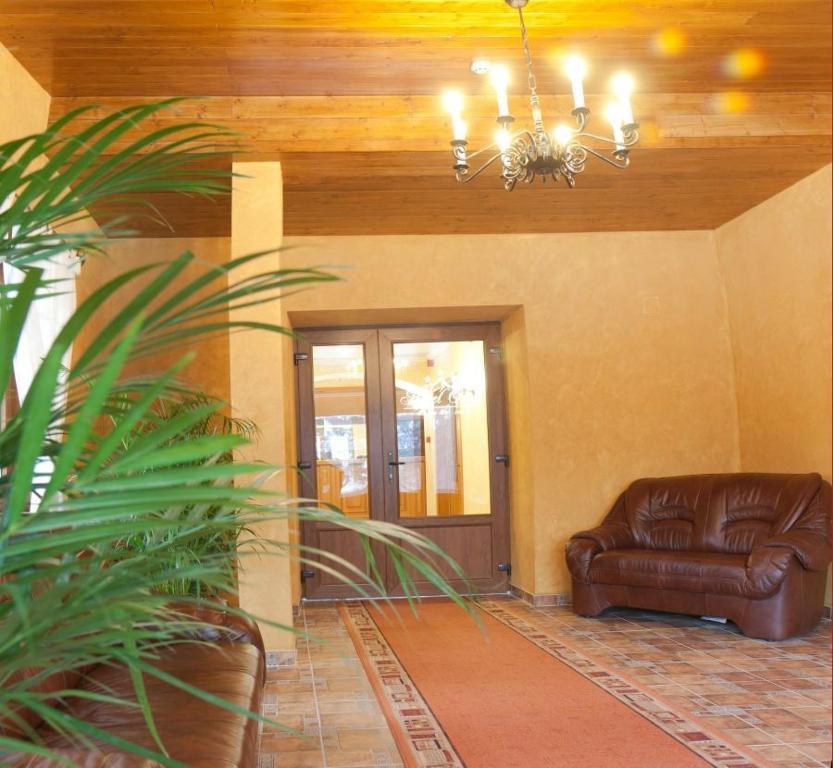 Hotel Ozon Харгита-Бай Екстериор снимка