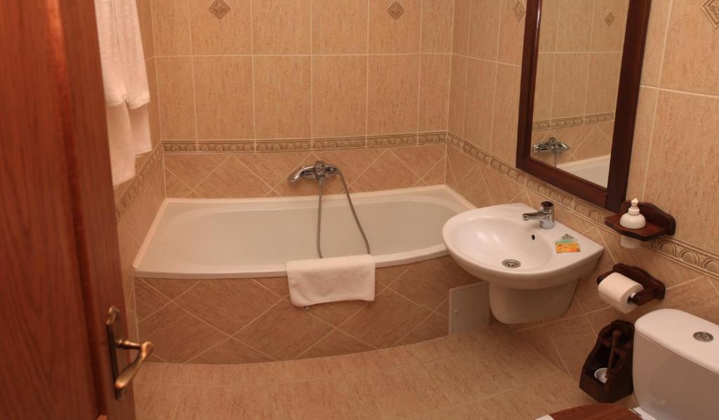 Hotel Ozon Харгита-Бай Стая снимка